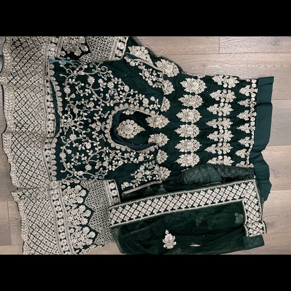 Dark Green & Silver Anita Dongre Inspired Lehenga - Brand New - Picture 2 of 3